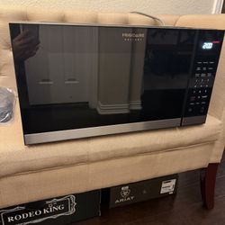 FRIGIDAIRE GALLERY MICROWAVE 