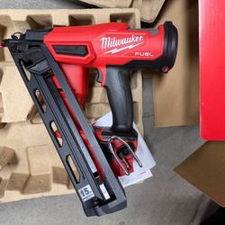 Milwaukee Fuel 15 Gauge Finish Nailer