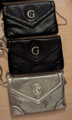 GUESS PURSES