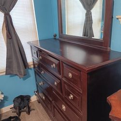 Dresser 
