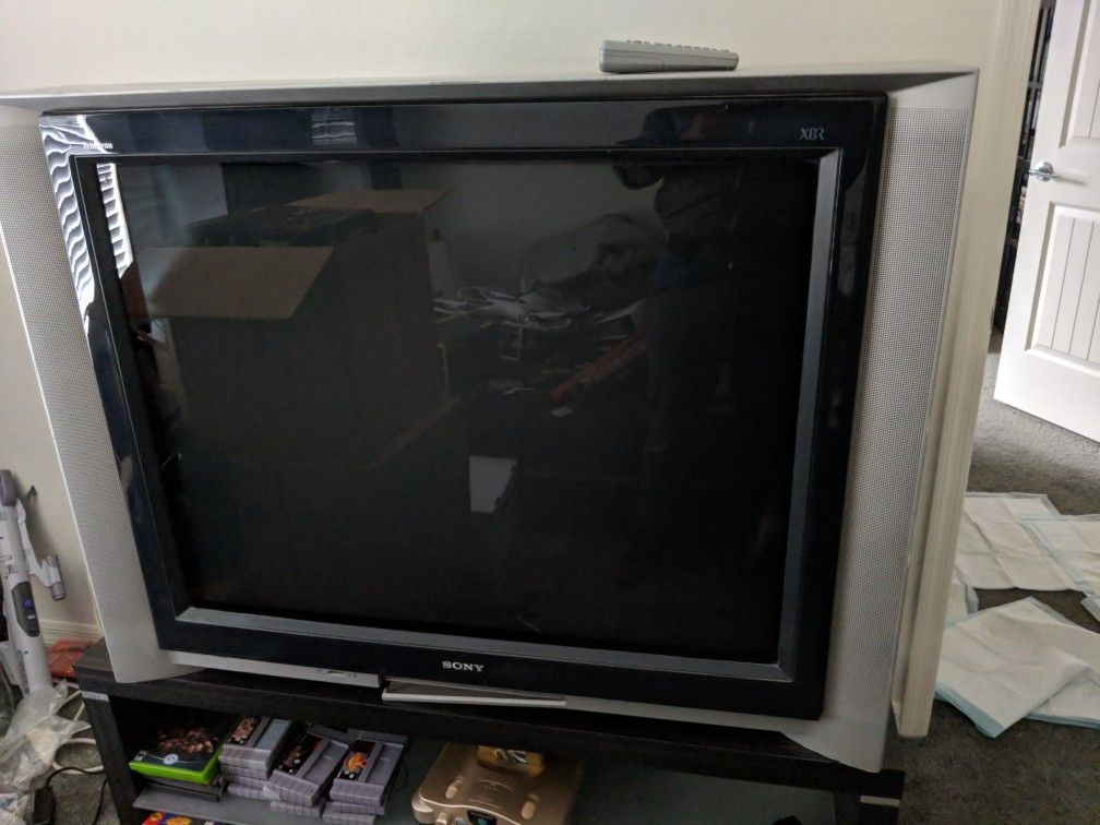 Sony Trinitron KV40-XBR800 40" CRT