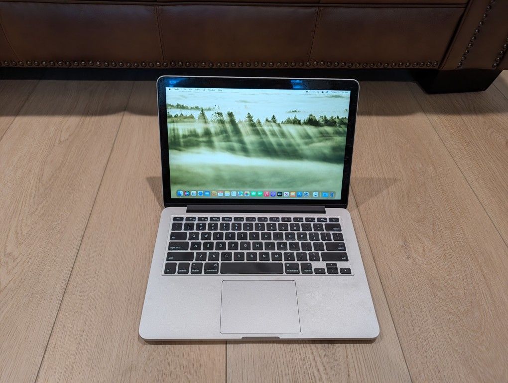 Excellent Conditon Apple Mac Book Pro 13 Inch Retina Display 