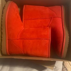 Fussia New UGGS size 8