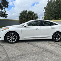 Hyundai Azera! Runs Great! Low Miles! Need A Car? Yes I Will Work With You!!