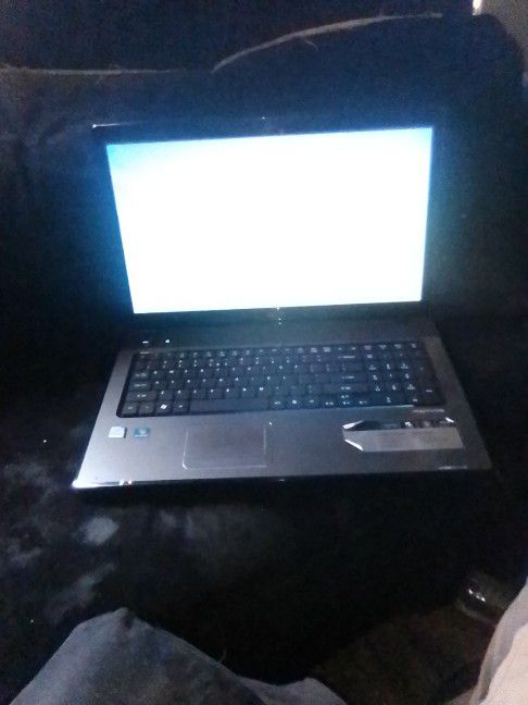 Acer Laptop Aspire 7741z
