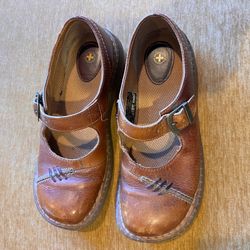 Dr Marten Brown Leather Mary Jane Shoes with Buckle size 6m