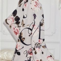 Victoria Secret Love Blanket Run Run