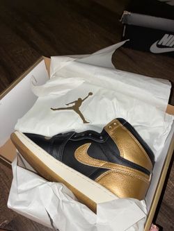 Nike Mids Mettalic gold!!