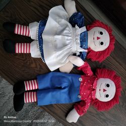 Raggedy Ann and Andy dolls