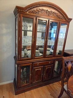 Hutch / China Cabinet + Sideboard – Excellent Condition
