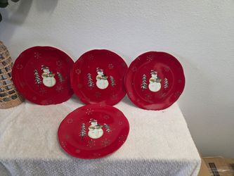 Tracy Porter 11" Jolly Ol' Snowy plates set of 4
