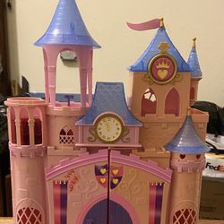 Castle Dollhouse 