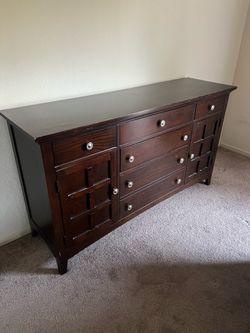 Magnolia Classics by Orleans Furniture Mission Style 5-Drawer 2-Door Dresser