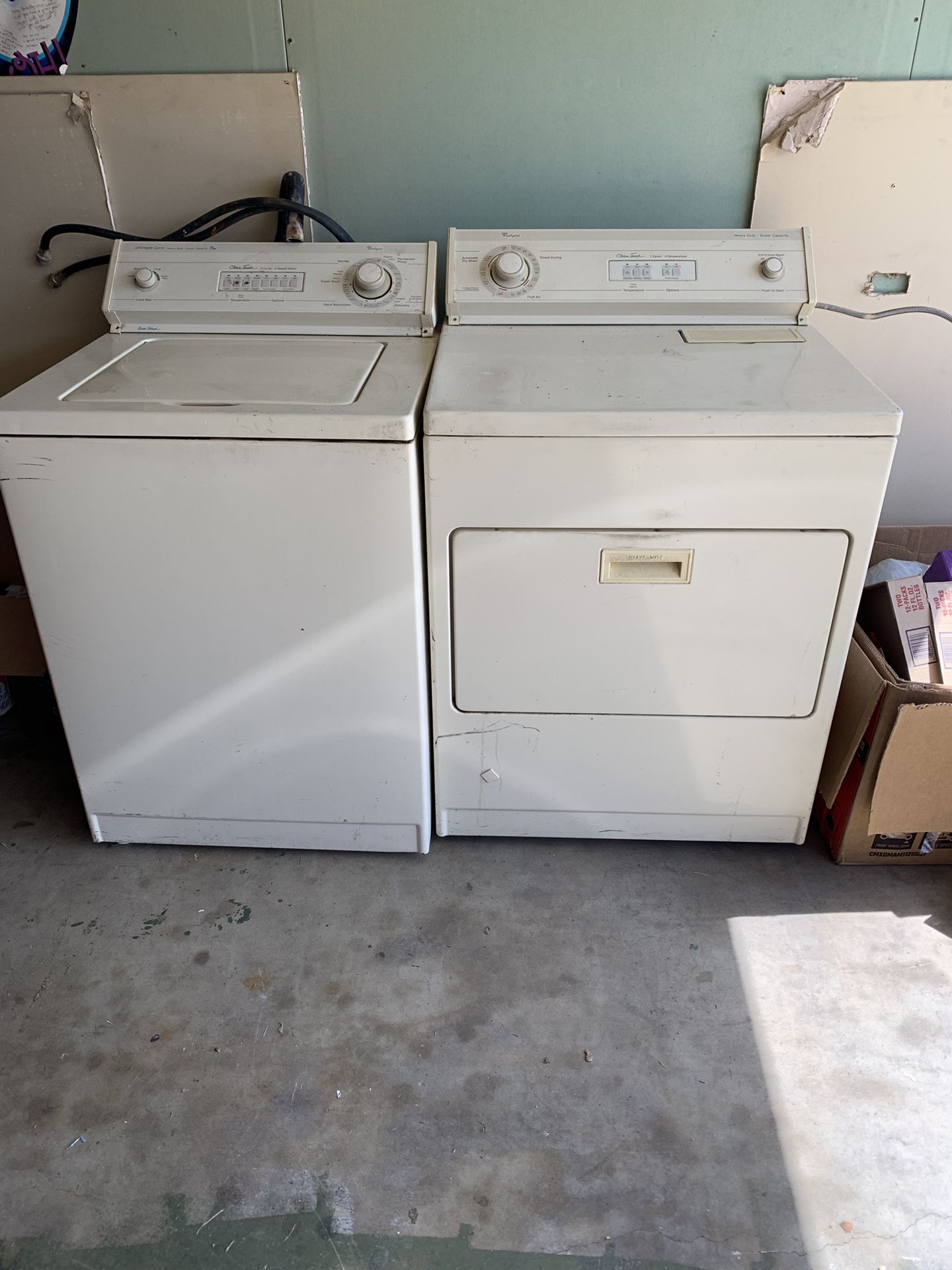 Washing Machine + Dryer (Whirlpool)