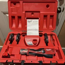 Milwaukee Press Tool Kit ( Read Description Below )