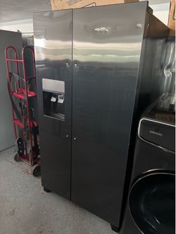 New Frigidaire 25.6-cu ft Standard-Depth 36-in Wide Side-by-Side Refrigerator with Ice Maker ,Water