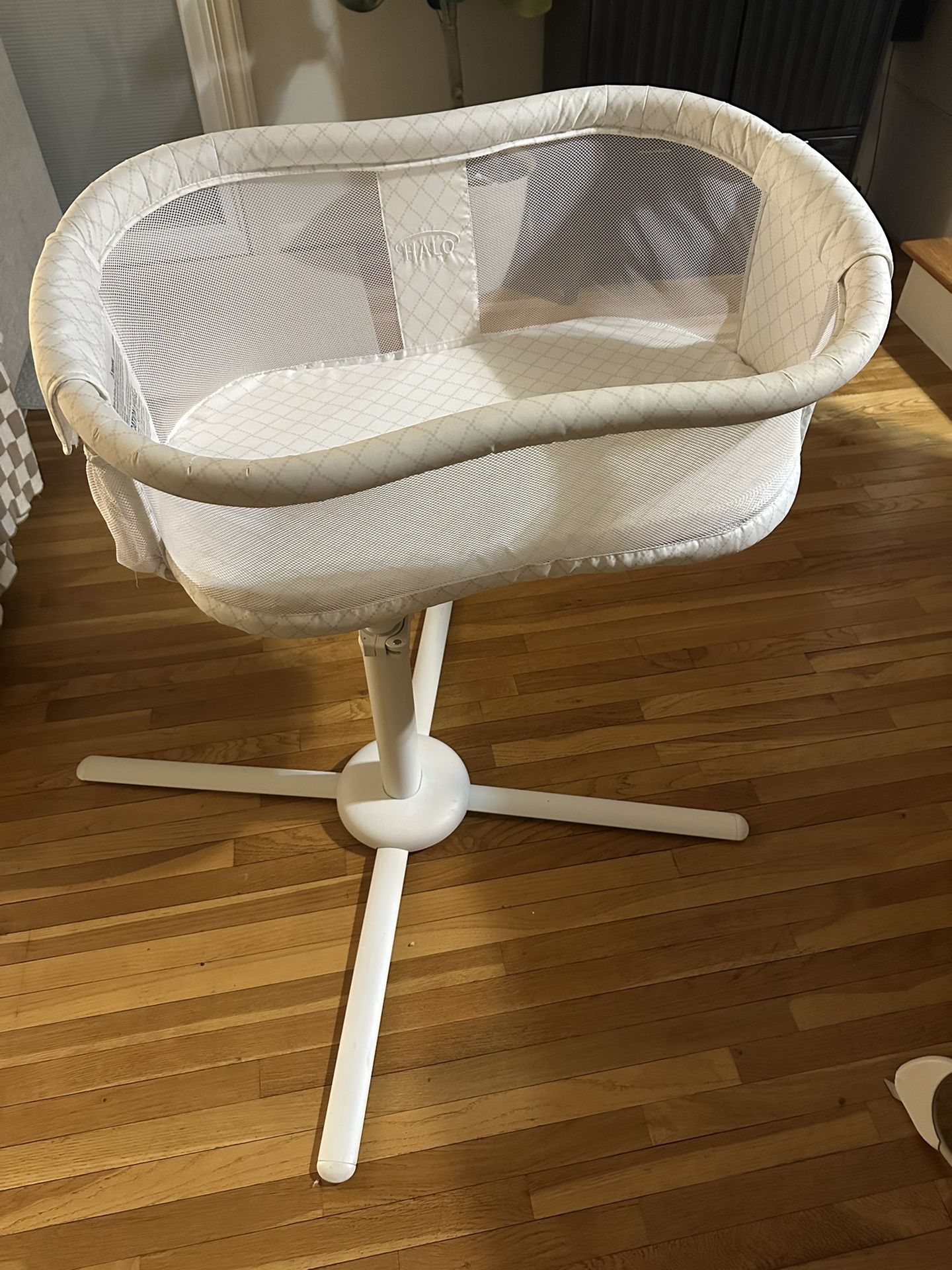 Halo Bassinet Swivel