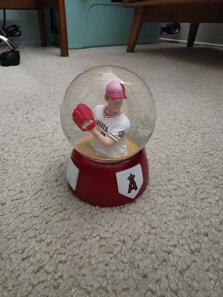 Shohei Ohtani Snowglobe