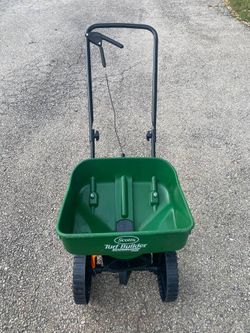 Scotts Turf Builder EdgeGuard Mini Broadcast Spreader