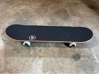 Magneto Kids Starter Skateboard