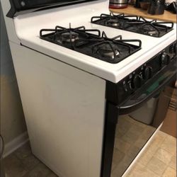 Gas Range - 30 Inches With Roasting Pans