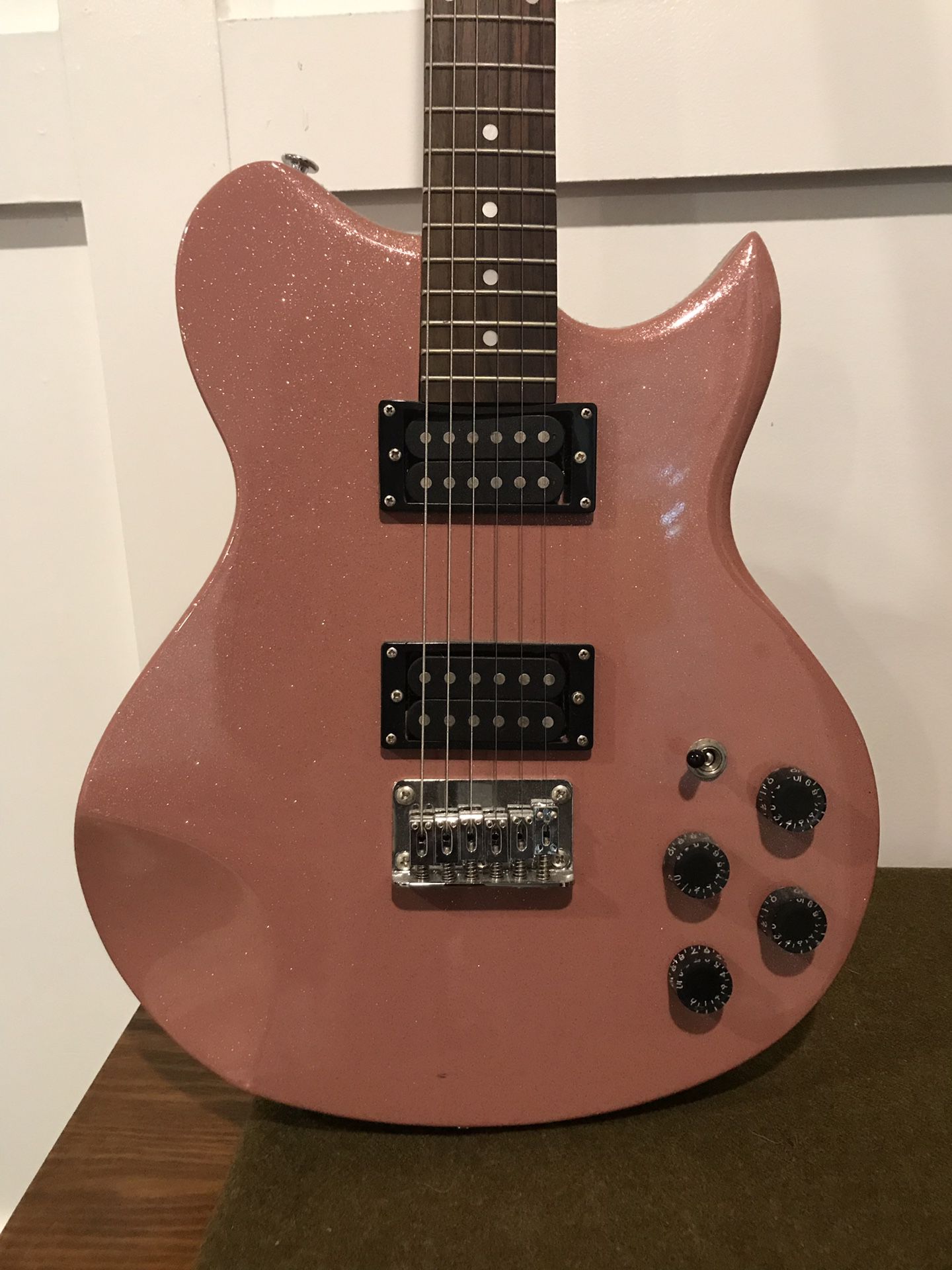 Lyon LI15 Pink Sparkle Electric Guitar + Vox Mini Amp Combo
