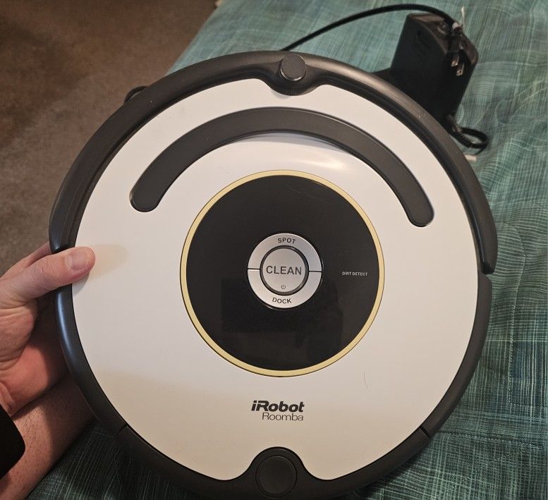 iRobot ROOMBA. VACUME CLEANER