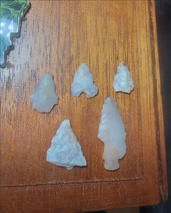 arrowhead points