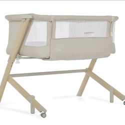 Evolur stellar bedside  Baby bassinet