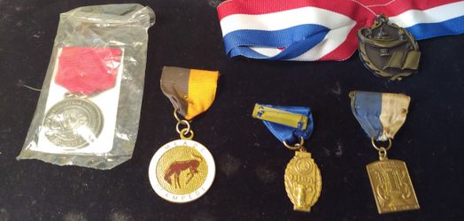 5 ACADEMIC RIBBONS/METALS