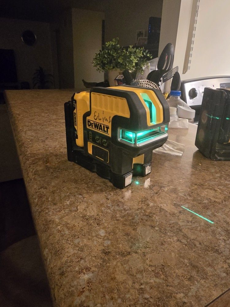 Line And Dot Lazer With Battery