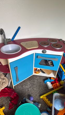 Kids play kitchen, food, & all!