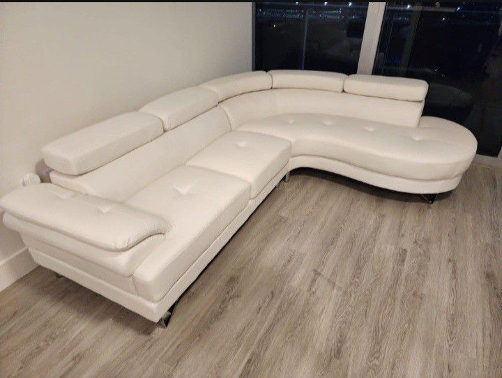 SECTIONAL COUCH ( AVAILABLE IN BLACK, WHITE, GRAY AND RED COLOR)🆕 