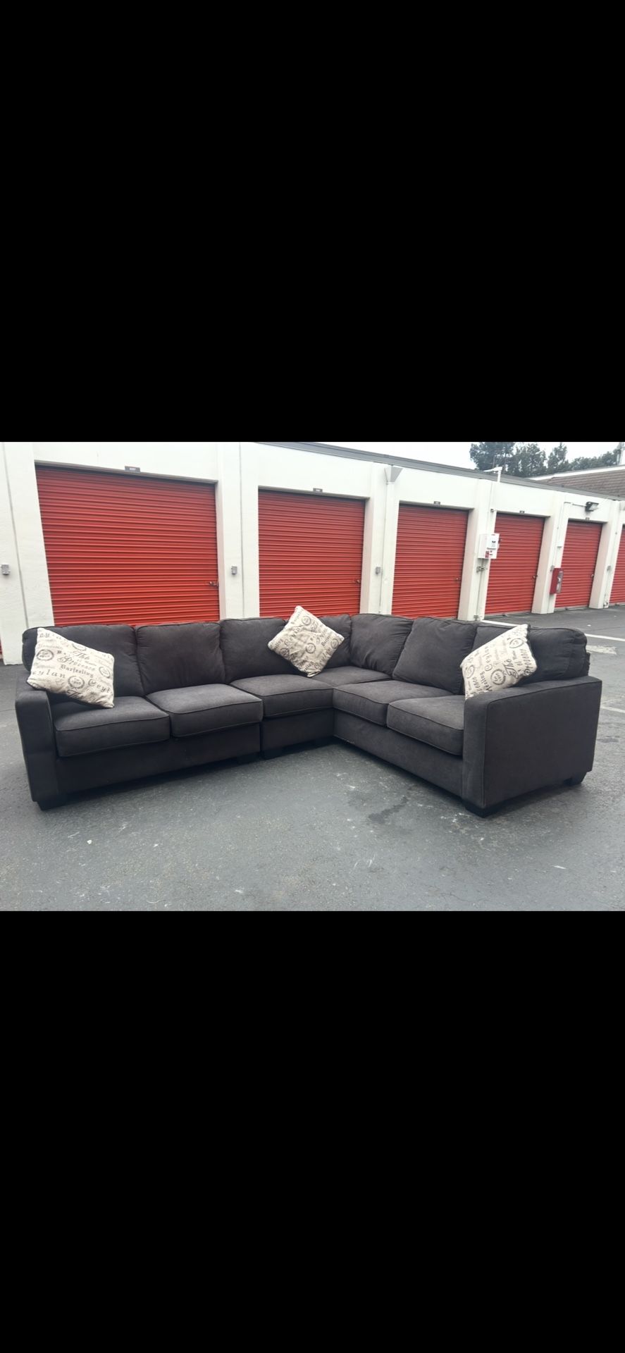 Lavernett 3-piece Sectional Couch- New