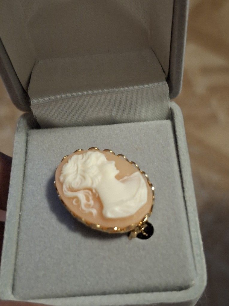 Cameo Lady Brooch