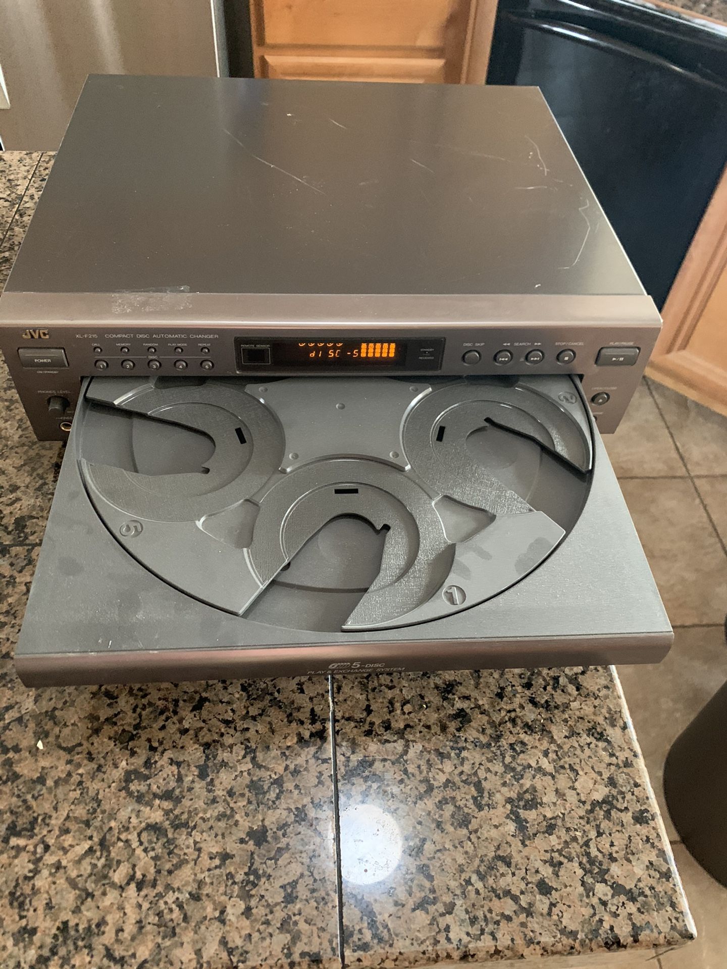 JVC CD Player 5 Disc Changer Model XL 215 TN