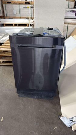 Dishwasher – Like New, Cosmetic Dent - Samsung DW80CG5420SR
