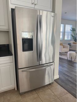 Whirlpool Fridge - FREE- not working too well-Ontario