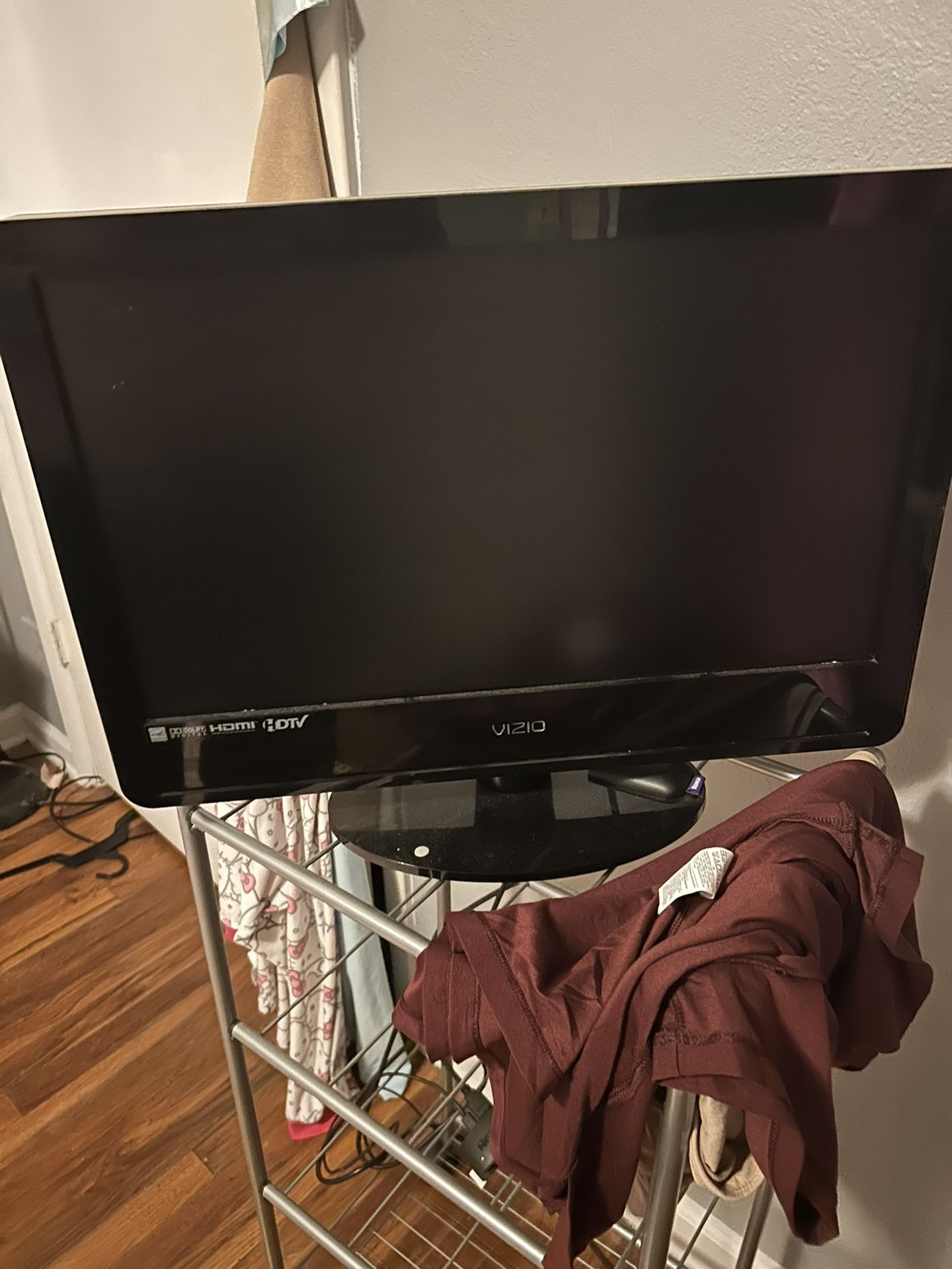 Vizio Tv Probably 20 Inch Or 22 Not Sure