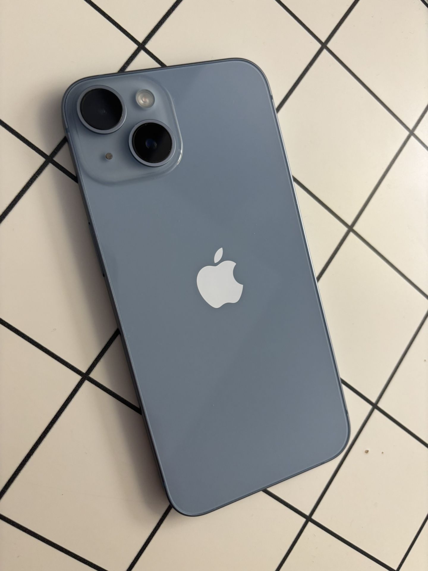 APPLE IPHONE 14 — 128GB GSM UNLOCKED