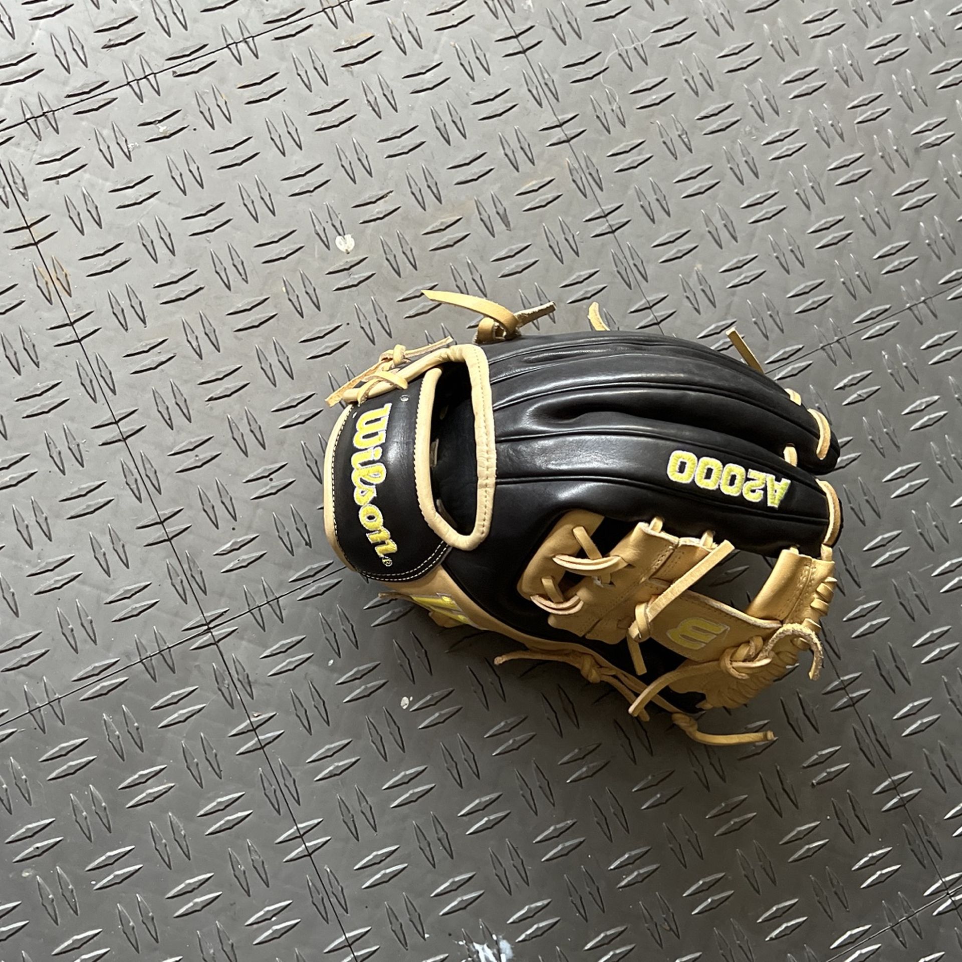 Wilson A2000 11.5 inch