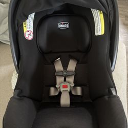 Chicco Infant Car seat With Base