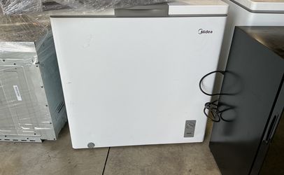 Midea Chest Freezer