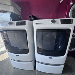 Maytag Washer and Dryer set Xl Capacity Gas Dryer