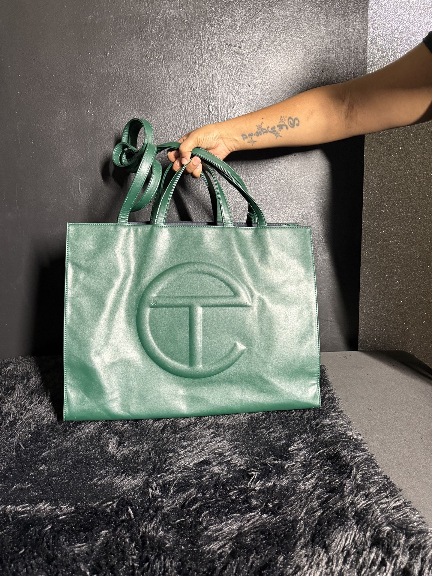 Extra Large//// Telfar Bag