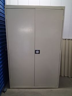 Large Metal Storage Cabinet with Lock missing key