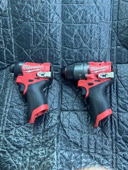 Milwaukee M12 Impact And Hammer Drill