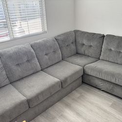 Couch/Sectional