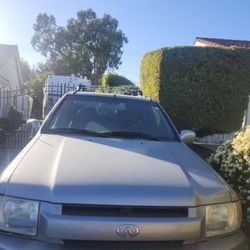 2001 Infiniti QX4