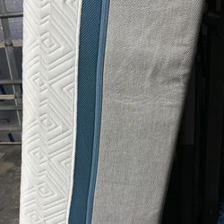 Tempurpedic King Mattress 